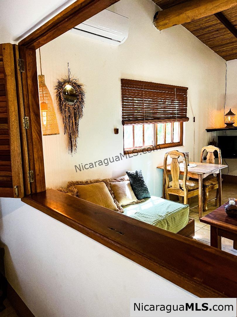 Beautiful Turn Key Casita close to Playa Maderas