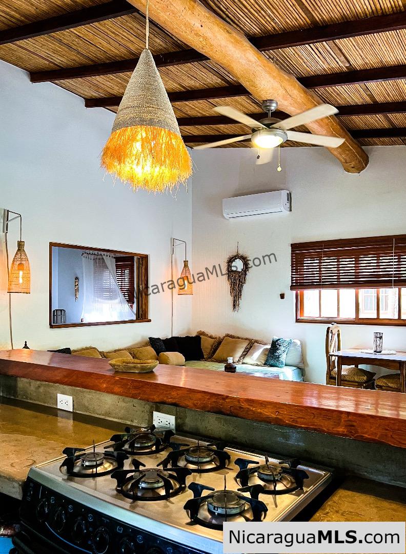 Beautiful Turn Key Casita close to Playa Maderas