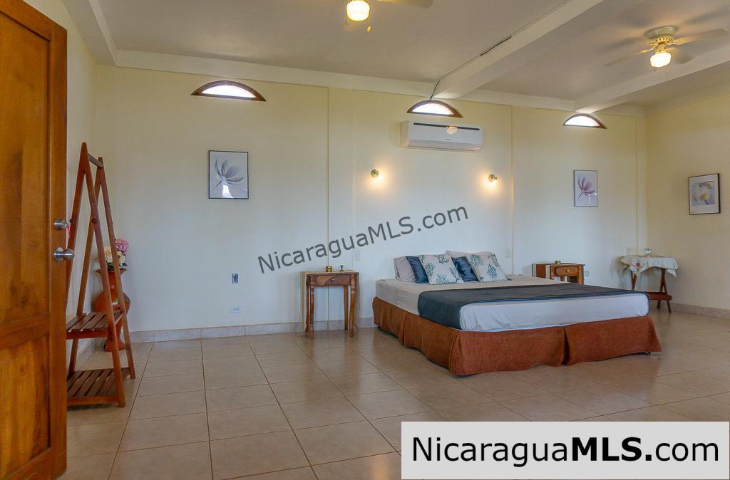 Casa Carmella 5 Bedroom House for Rent at Los Miradores