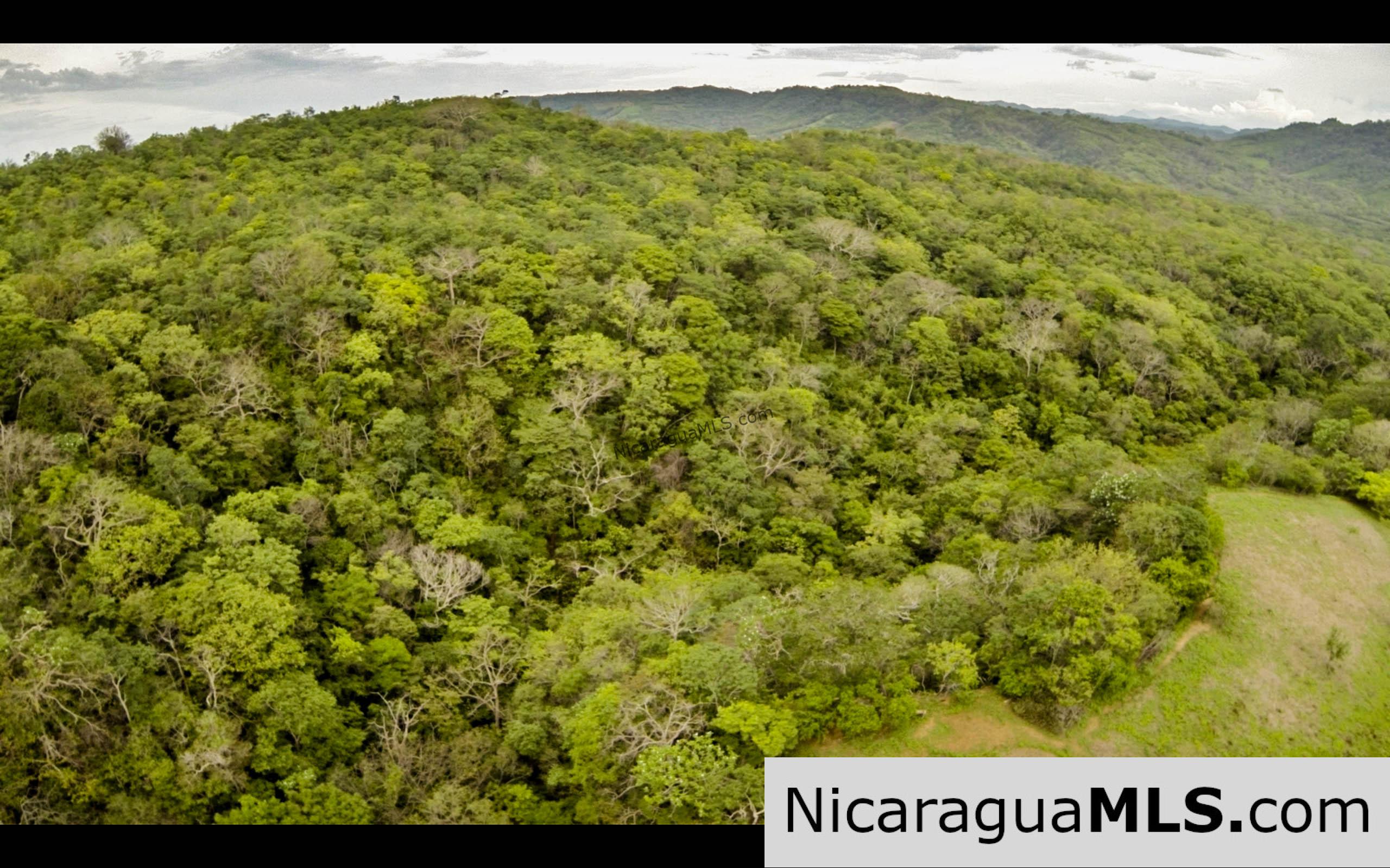 Discounted Lots near Playa Hermosa.