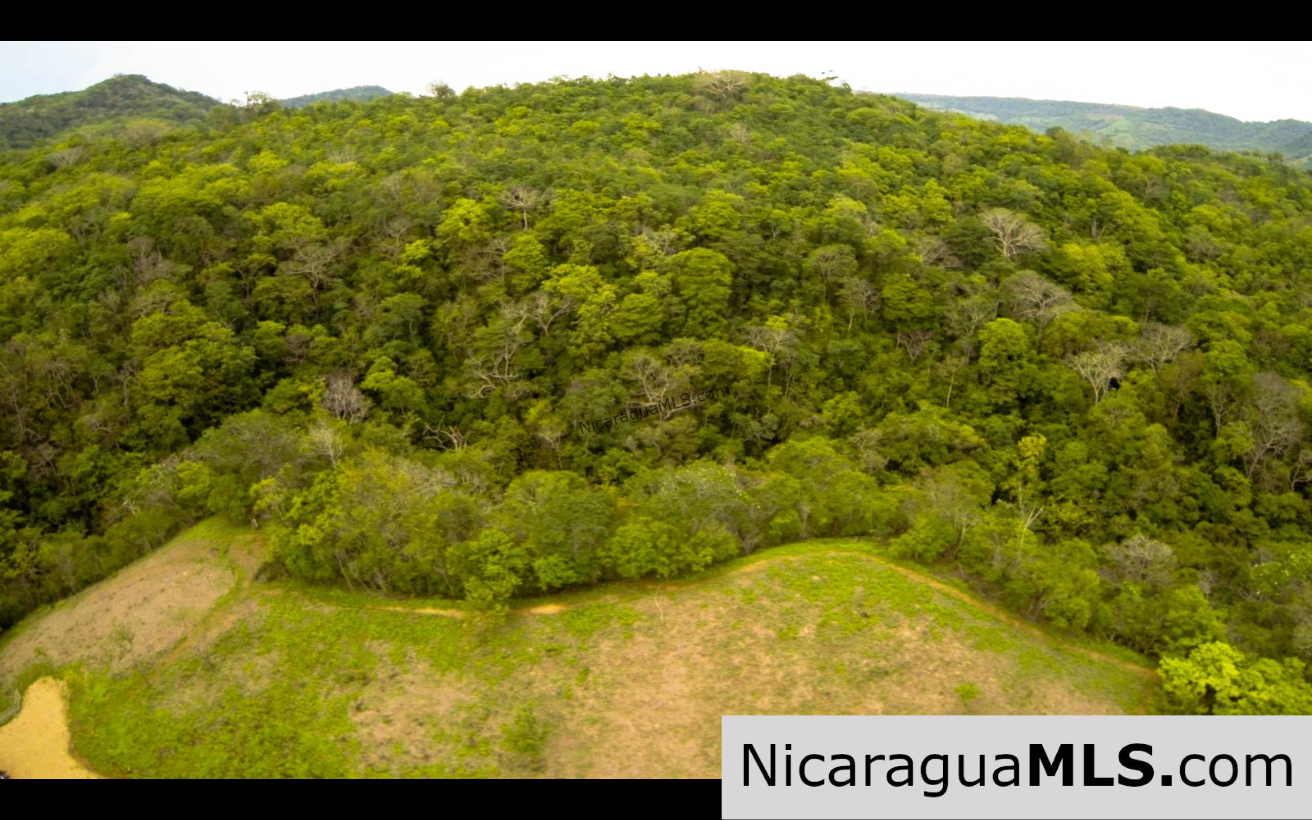 Discounted Lots near Playa Hermosa.