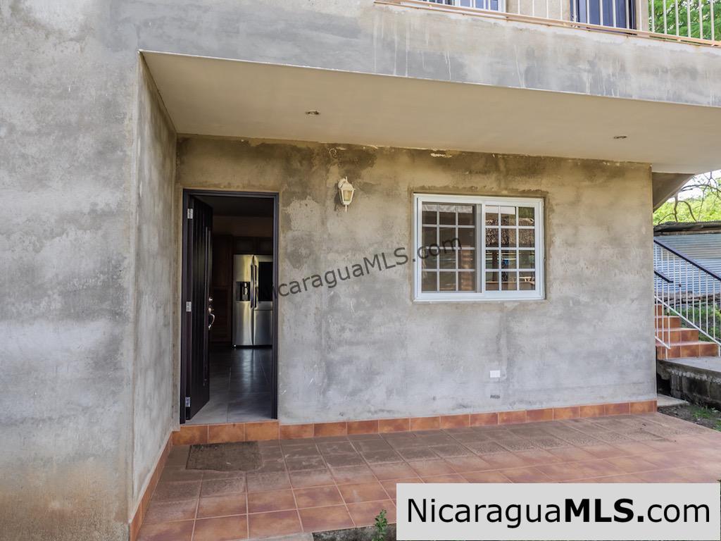 6.2 2 Bedroom Ground Level Apartment for Rent at Las Escadas