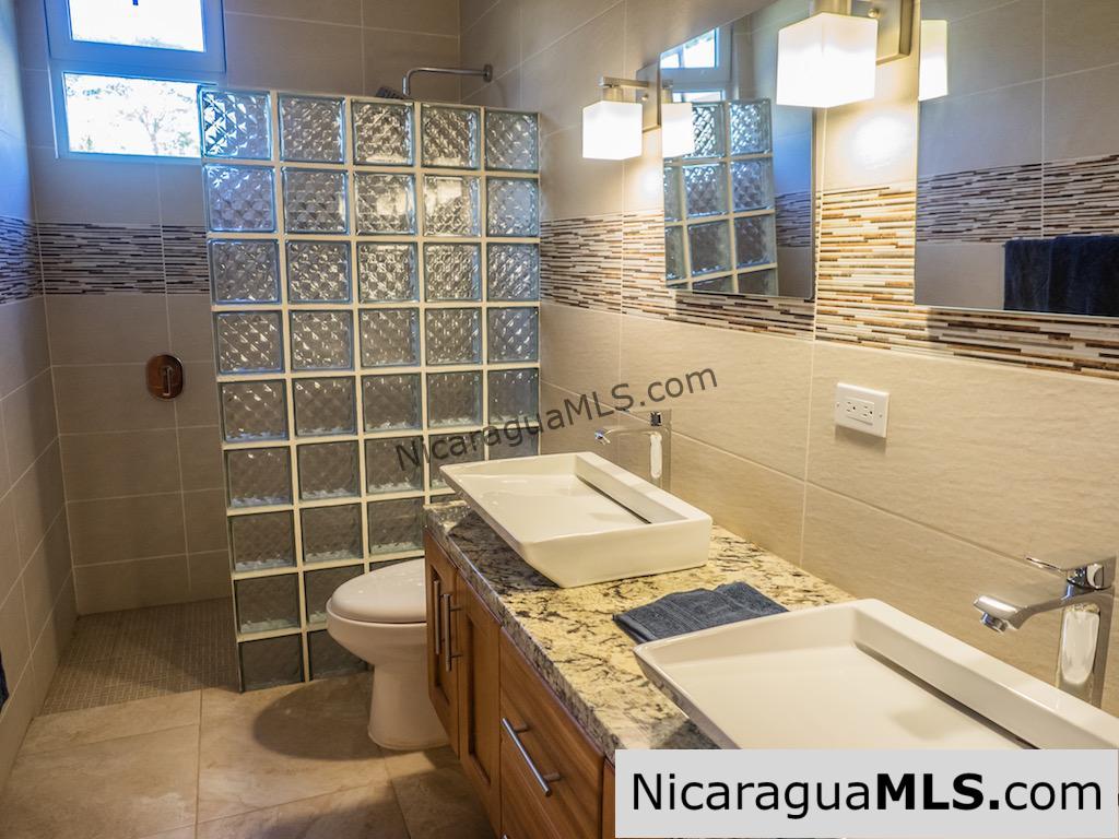 6.2 2 Bedroom Ground Level Apartment for Rent at Las Escadas