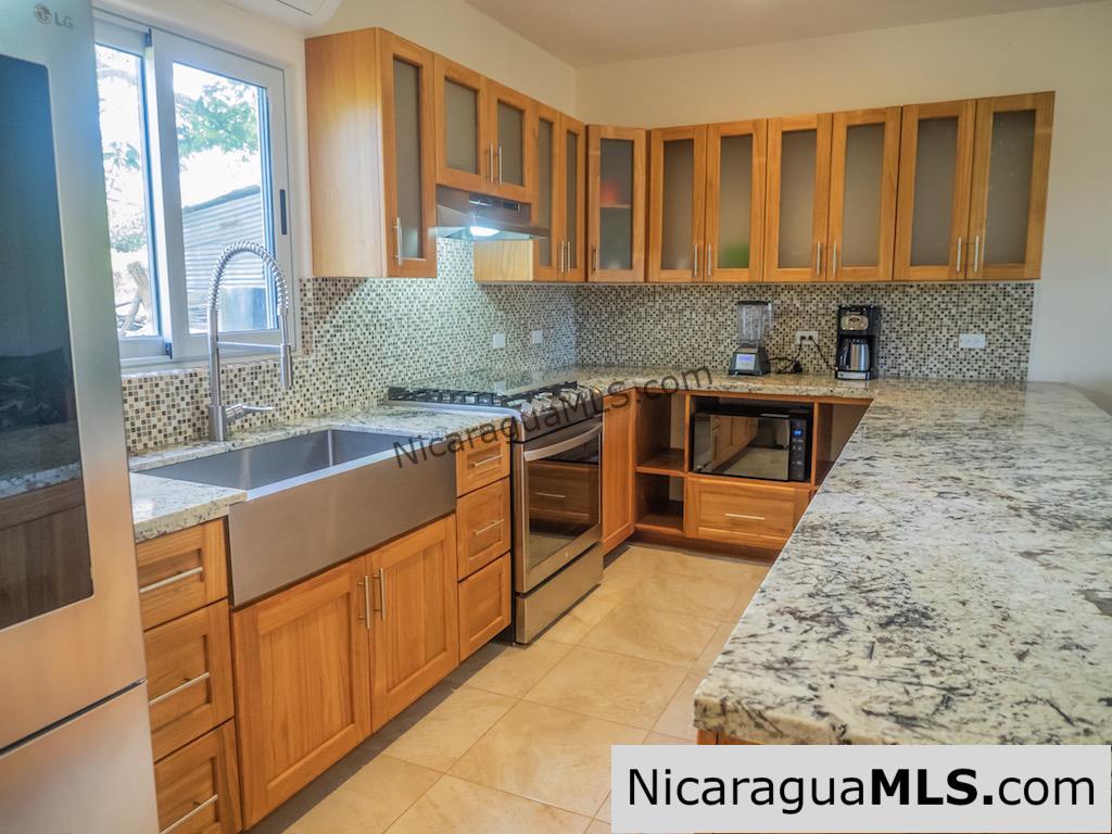 6.2 2 Bedroom Ground Level Apartment for Rent at Las Escadas