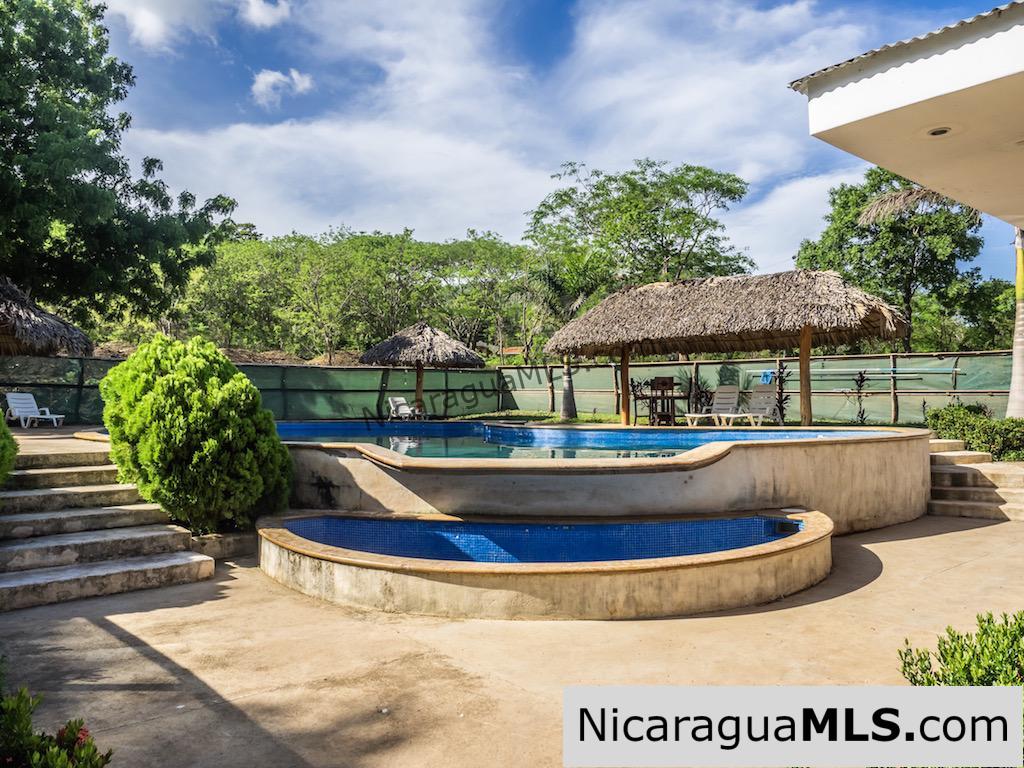 Las Escadas Comfortable Apartments in a Convenient Location