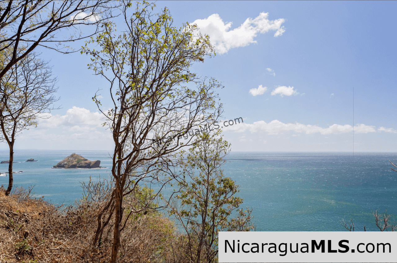 Legacy lots in Guacalito de la Isla, Tola-Nicaragua
