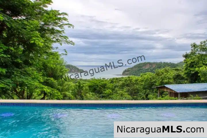 Stunning Ocean Views Beautiful Move in Ready 3+bedroom