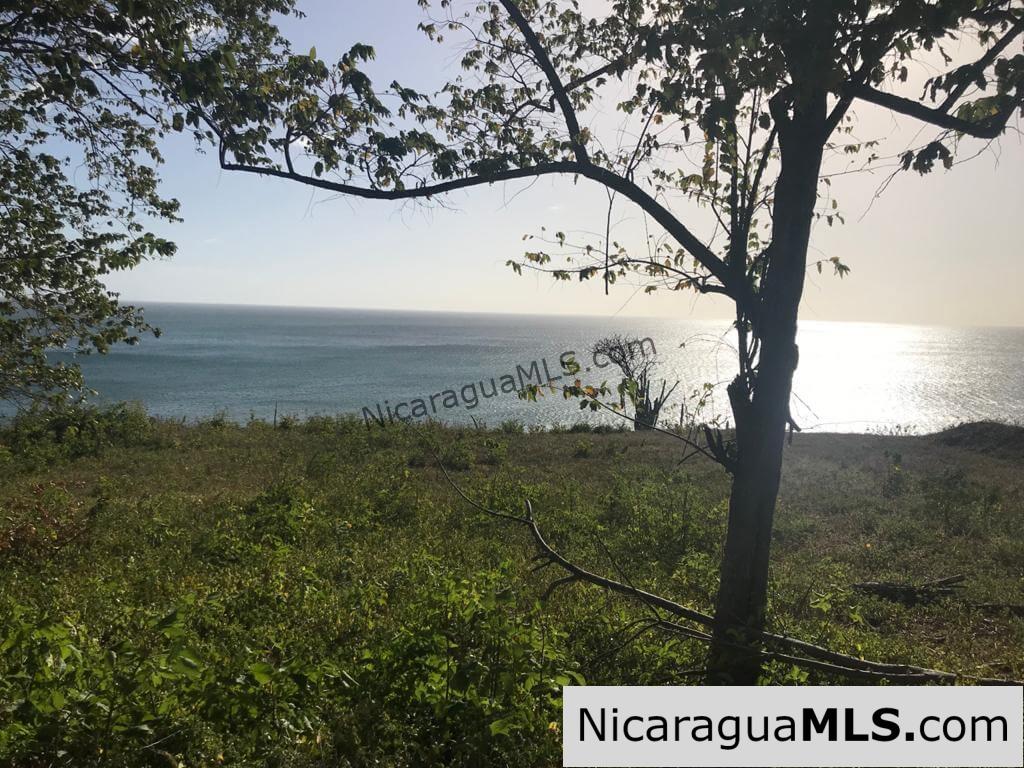 Beachfront lot in Remanso beach, San Juan del Sur-Nicaragua