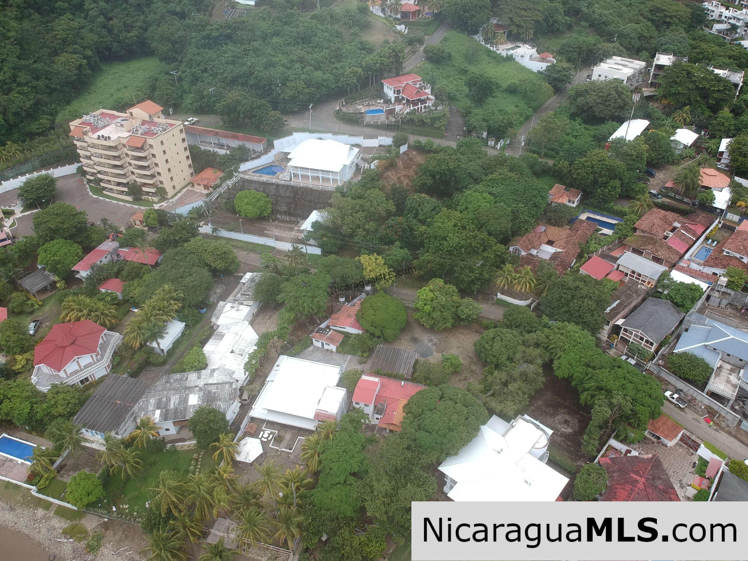 Lot in the Talanguera neighborhood. Near the beach.