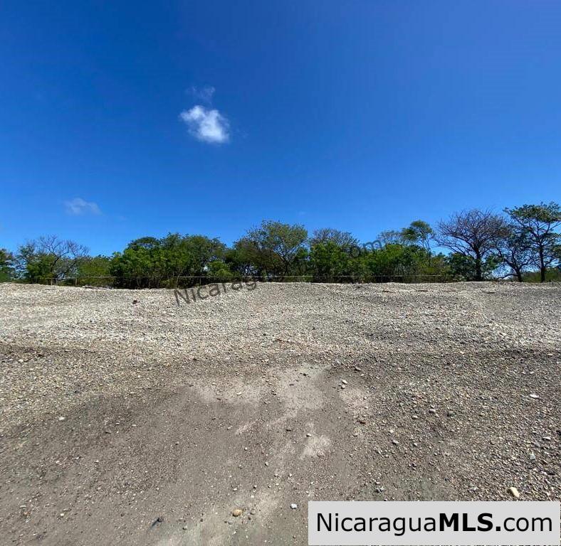 Wonderful beachfront lot in the picturesque El Ostional community.
