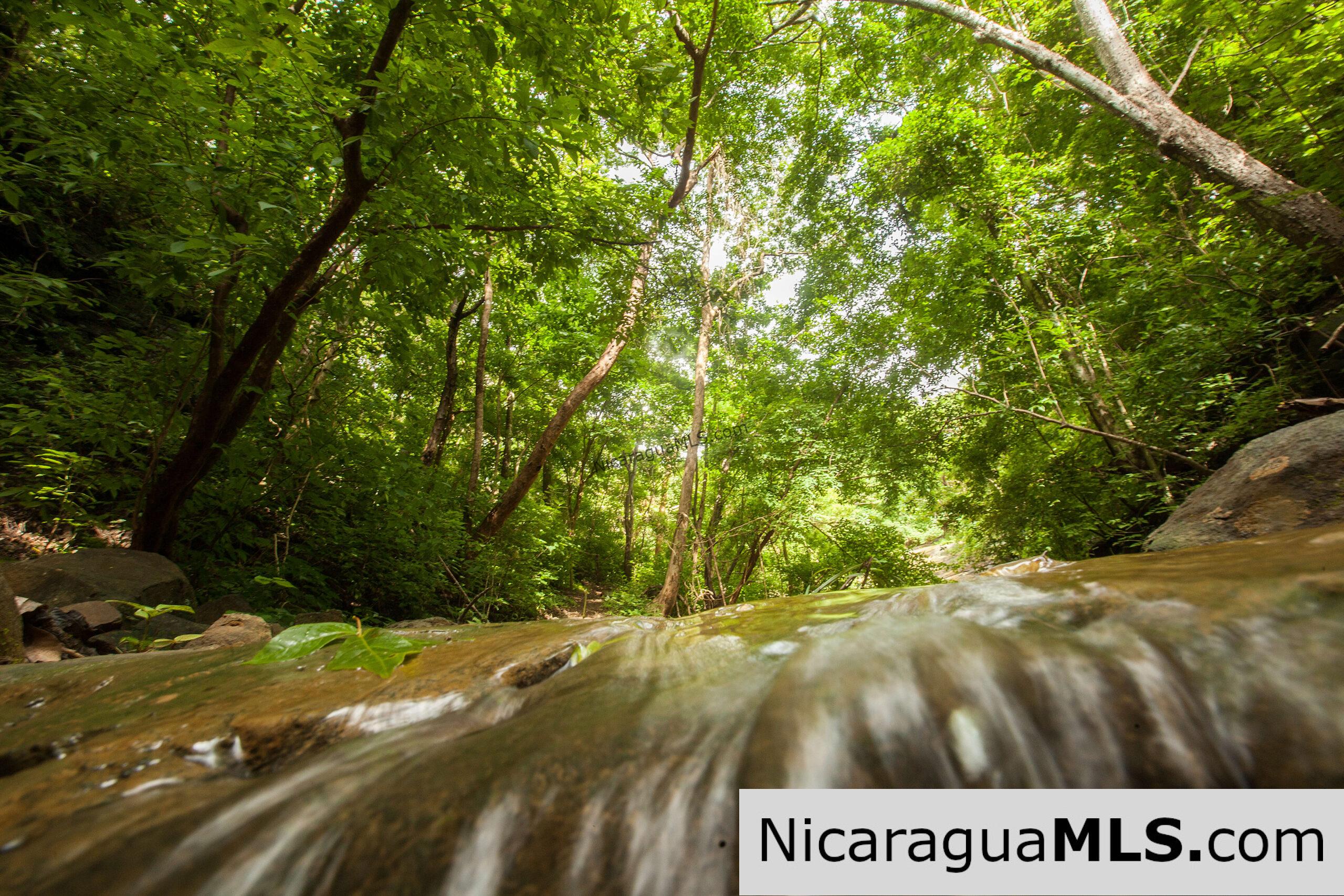 Discounted Lots near Playa Hermosa.