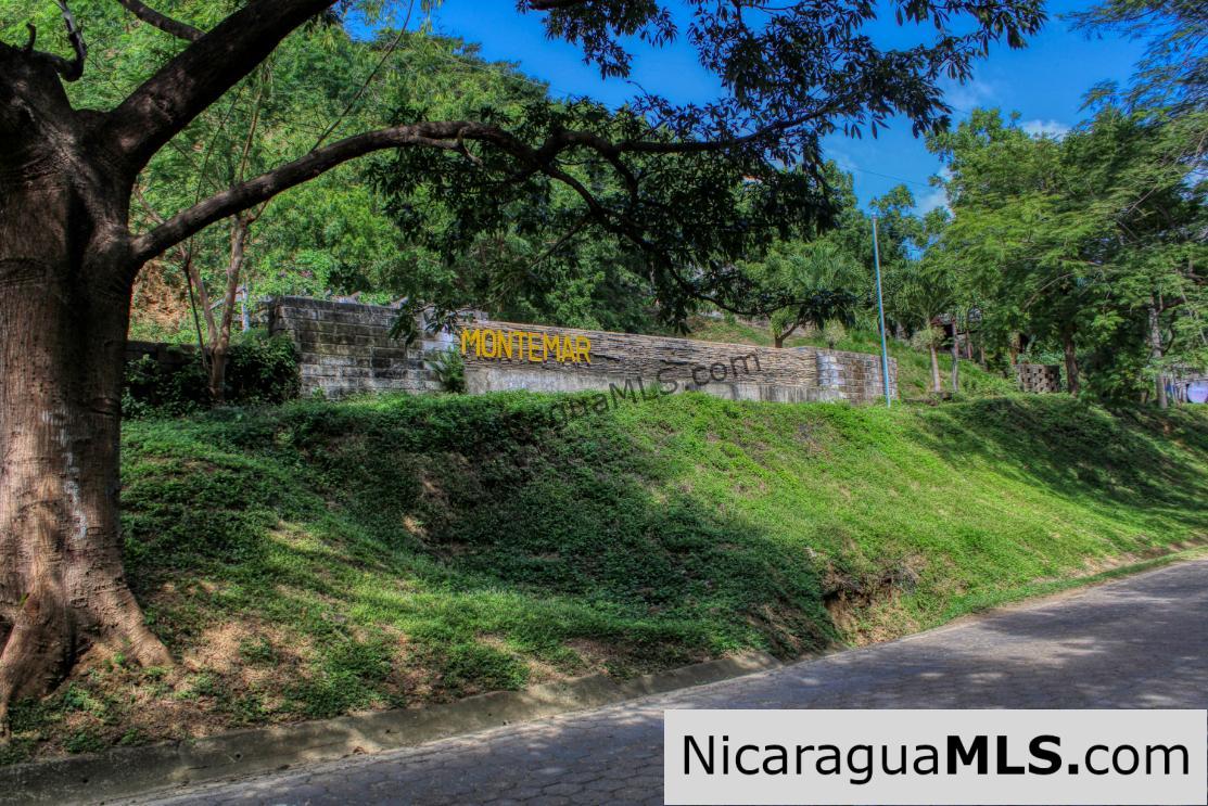 Lot 10 Montemar 5 minutes Walk to Beach in Town