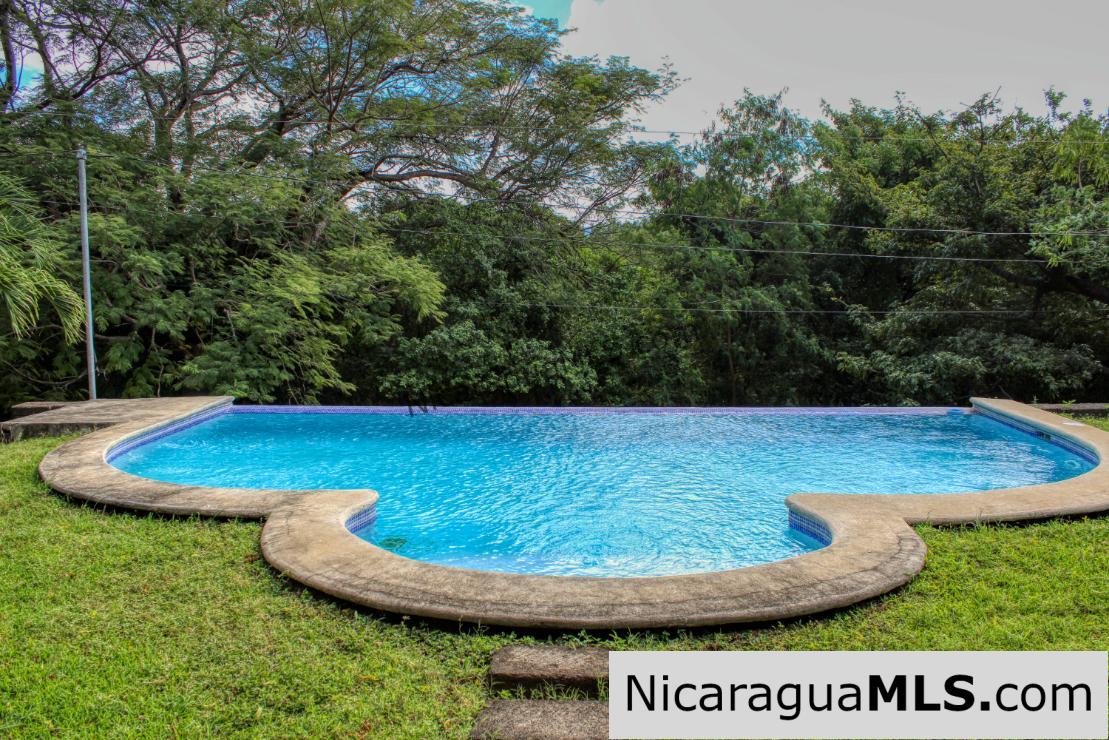 Lot 10 Montemar 5 minutes Walk to Beach in Town