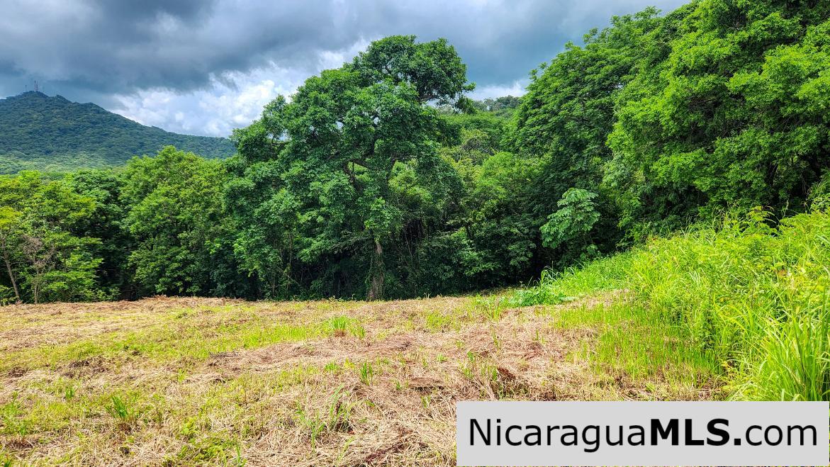 Ocean View Vacant Lot in Villas Oro San Juan del Sur