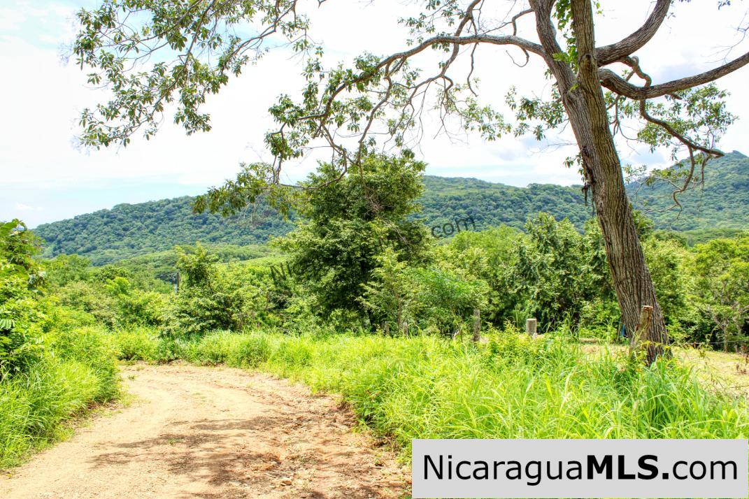 Ocean View Vacant Lot in Villas Oro San Juan del Sur