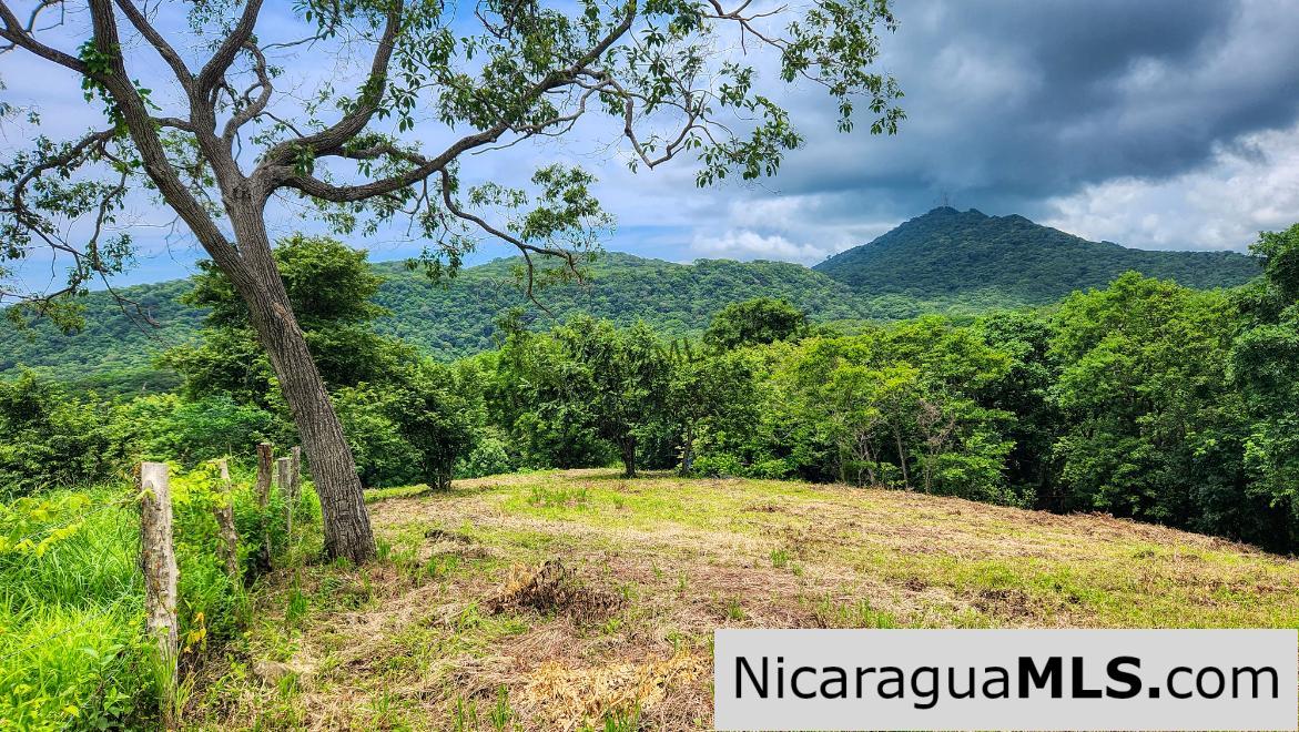 Ocean View Vacant Lot in Villas Oro San Juan del Sur