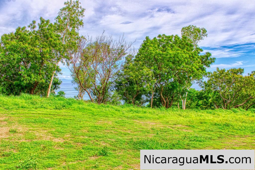 Lot 14 in Pacific Marlin San Juan del Sur