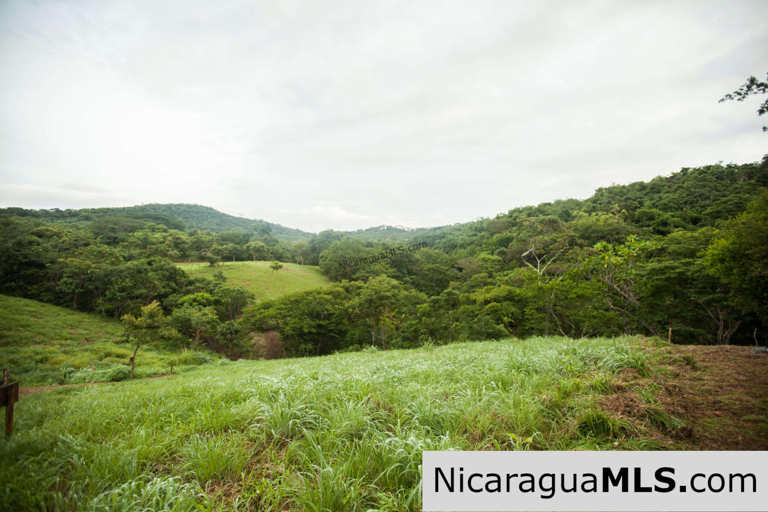 Discounted Lots near Playa Hermosa.