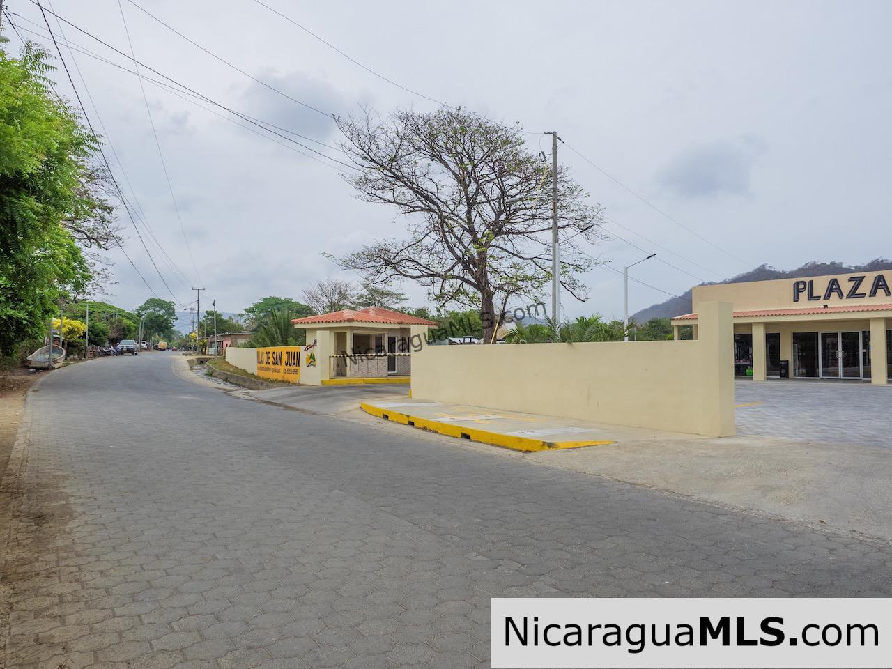 Plaza San Juan 4 Unit Commercial Building for Sale in Las Delicias