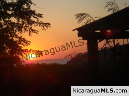 Eco Surf Lodge on 4 Acres