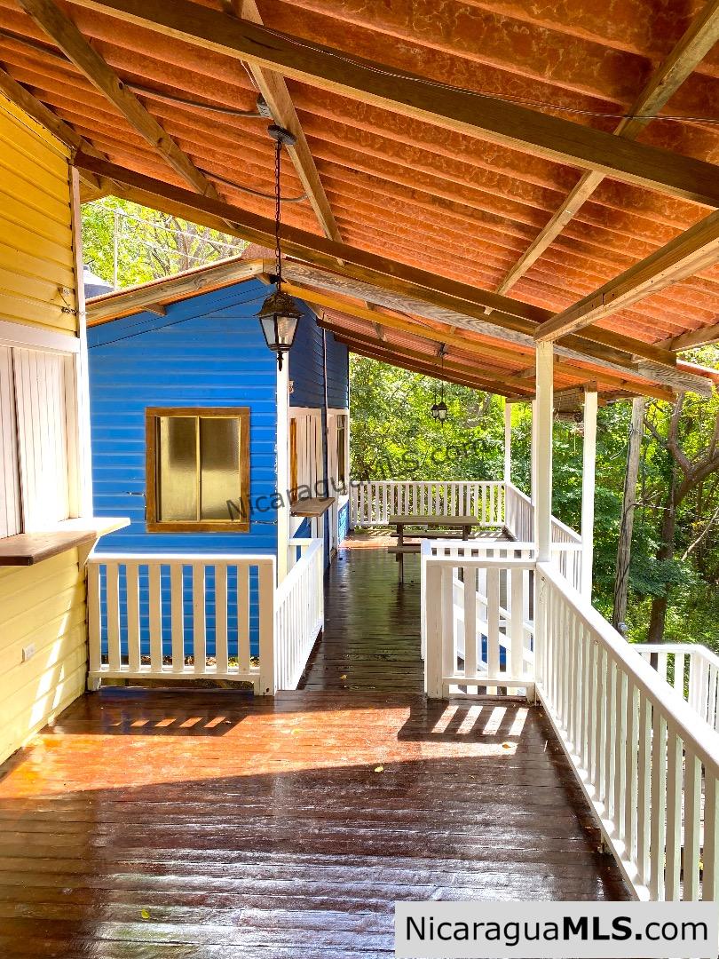 Beachfront House with rental Casitas at Playa Coco