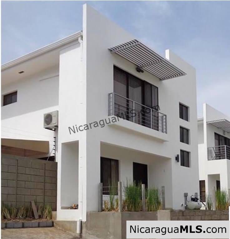 Townhouse in Colinas de Miramar