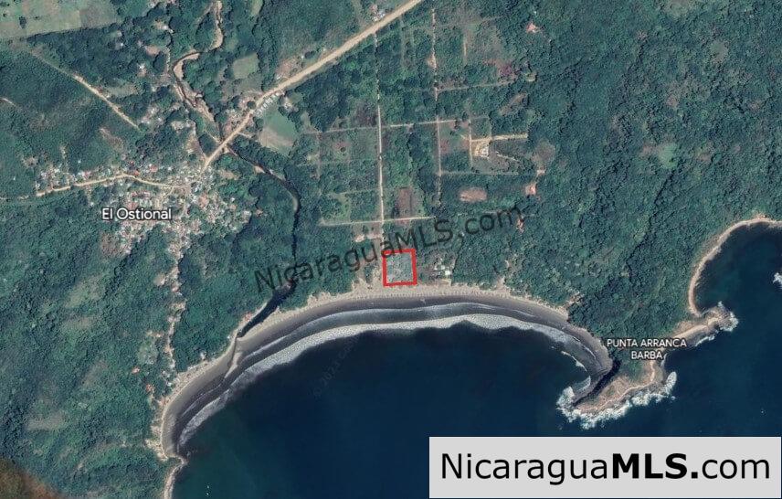 Wonderful beachfront lot in the picturesque El Ostional community.