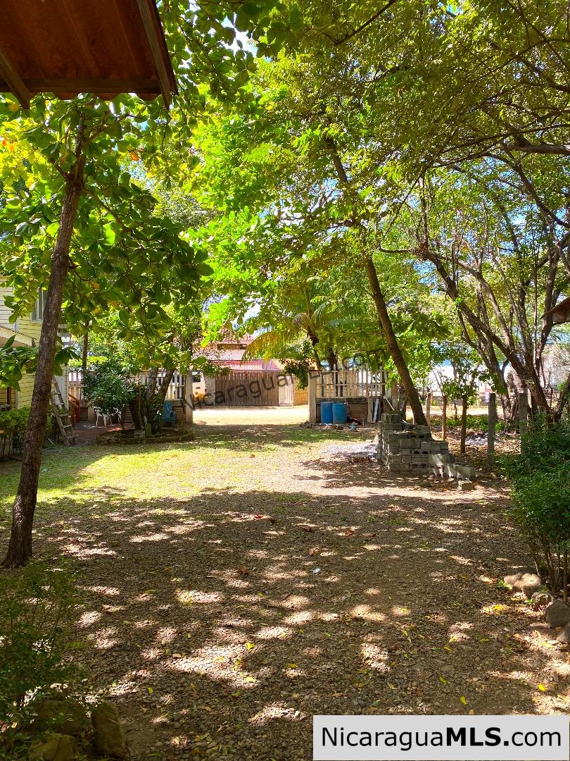 Beachfront House with rental Casitas at Playa Coco