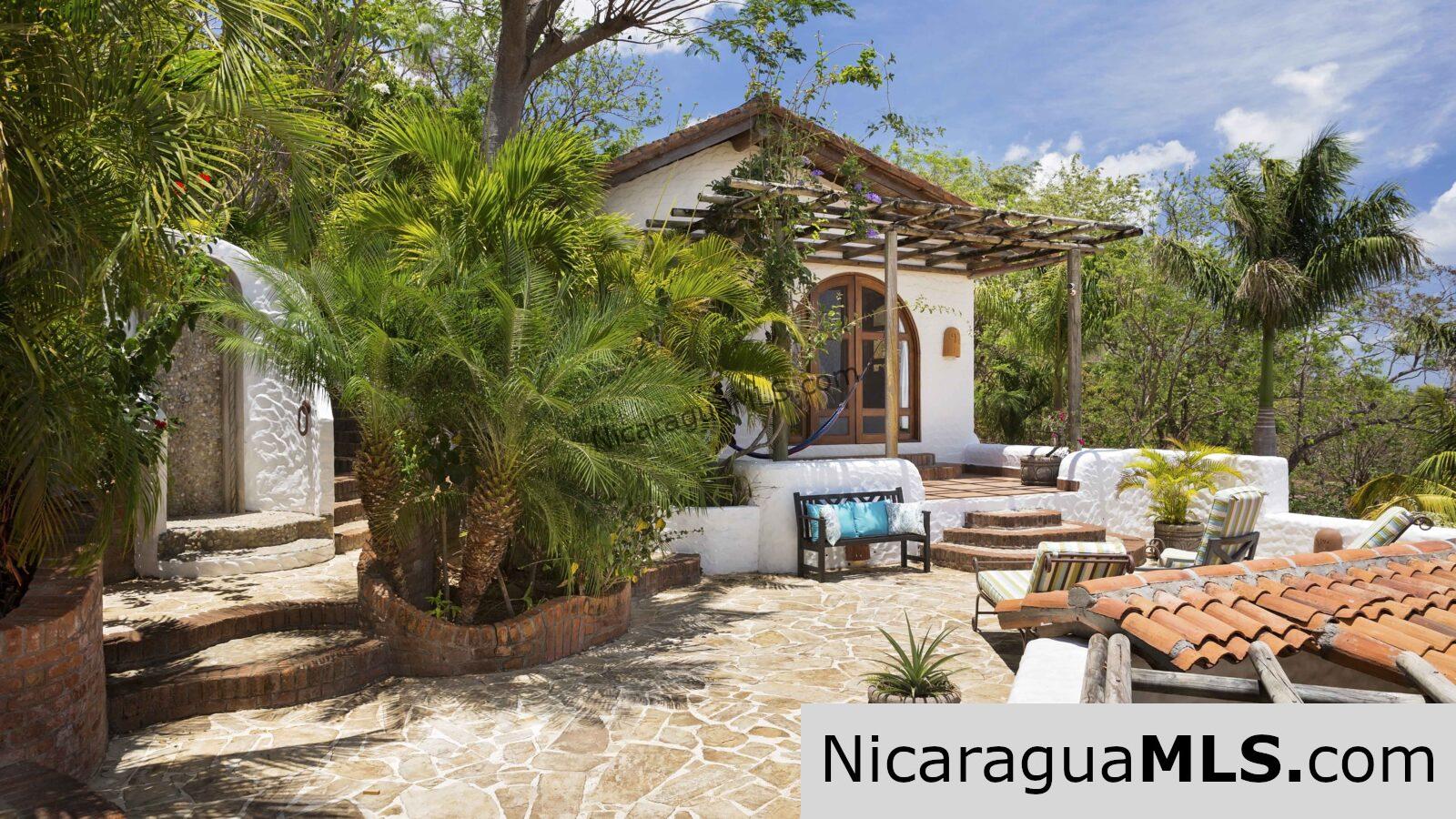 Villa Loma an Ocean View Home near Playa Hermosa