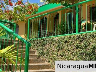 Large Apartment in Town Across the Beach