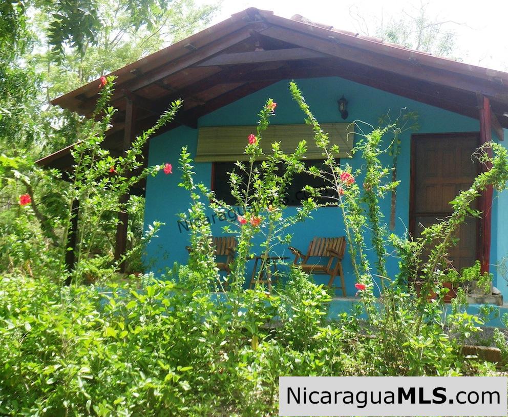 Eco Surf Lodge on 4 Acres