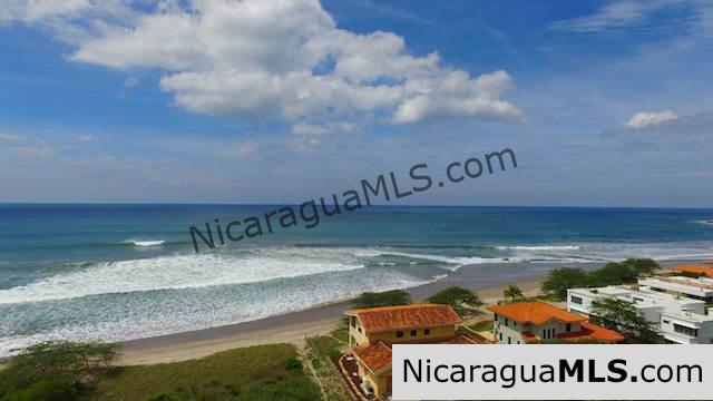 Gorgeous Surf front Hacienda Iguana Home