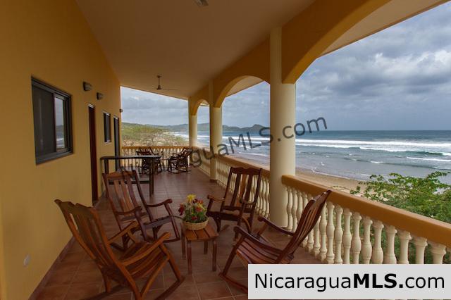 Gorgeous Surf front Hacienda Iguana Home