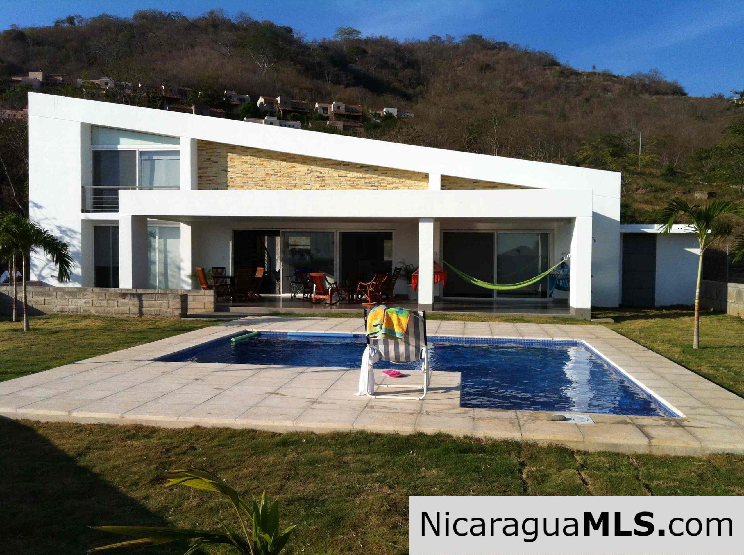 Oceanview Home at Lomas de Palermo