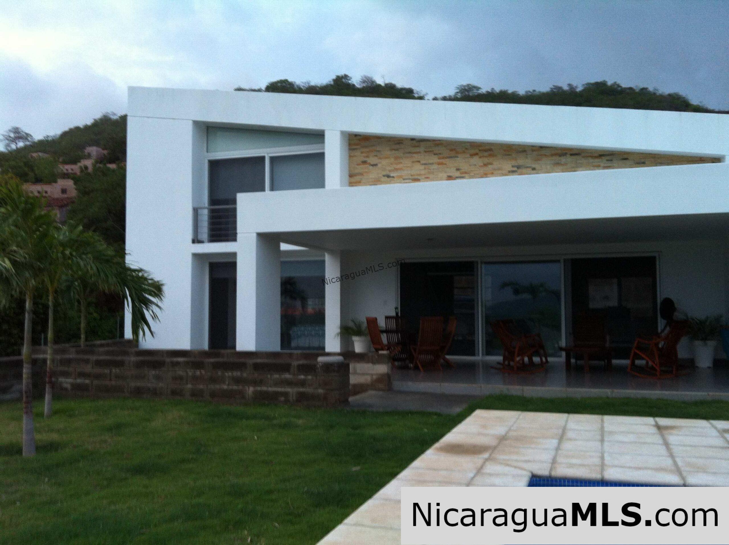 Oceanview Home at Lomas de Palermo