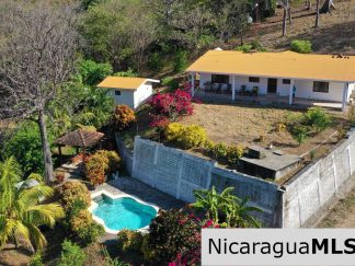 Ocean View Home Walking Distance to Playa Yankee