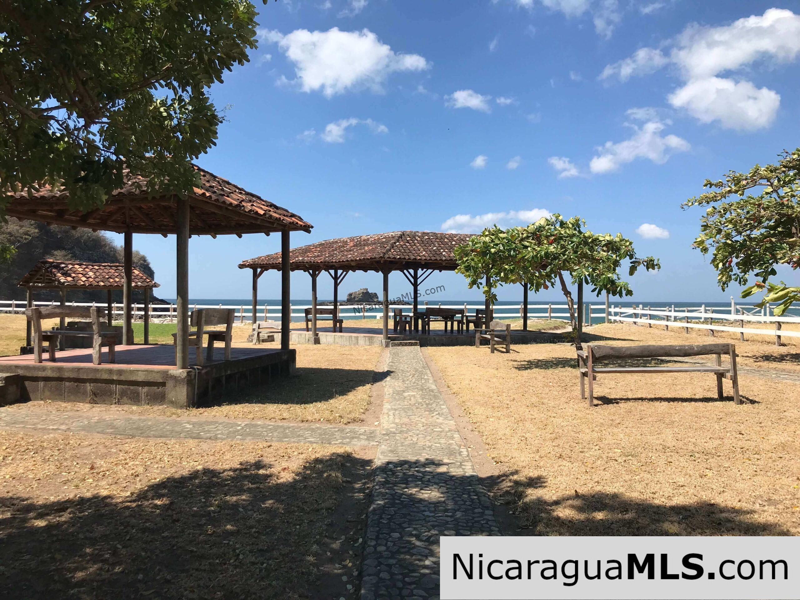 Country house in Bosques del Mar.