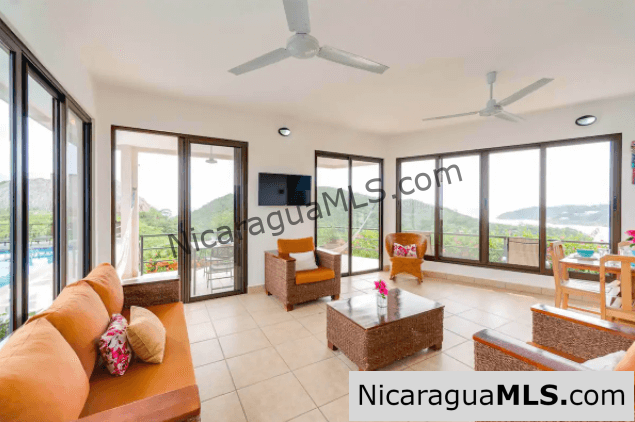 Casa Dos Vistas in Pacific Breezes