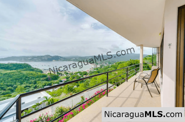 Casa Dos Vistas in Pacific Breezes