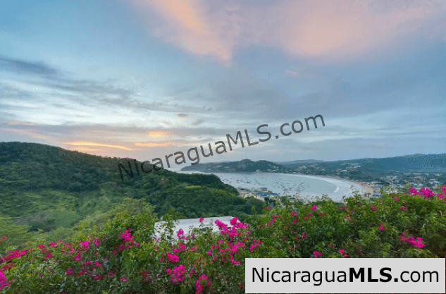 Casa Dos Vistas in Pacific Breezes