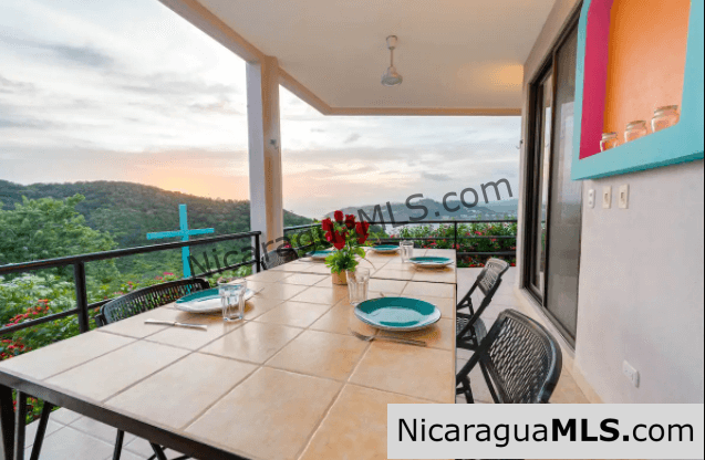 Casa Dos Vistas in Pacific Breezes