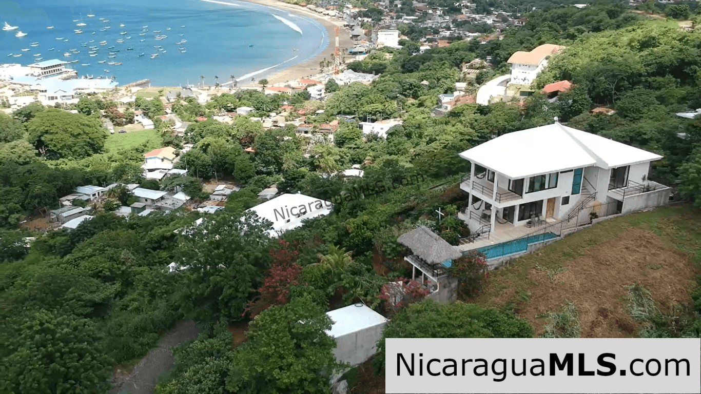Casa Dos Vistas in Pacific Breezes