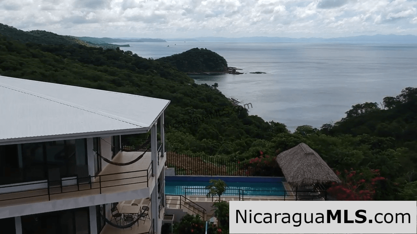 Casa Dos Vistas in Pacific Breezes