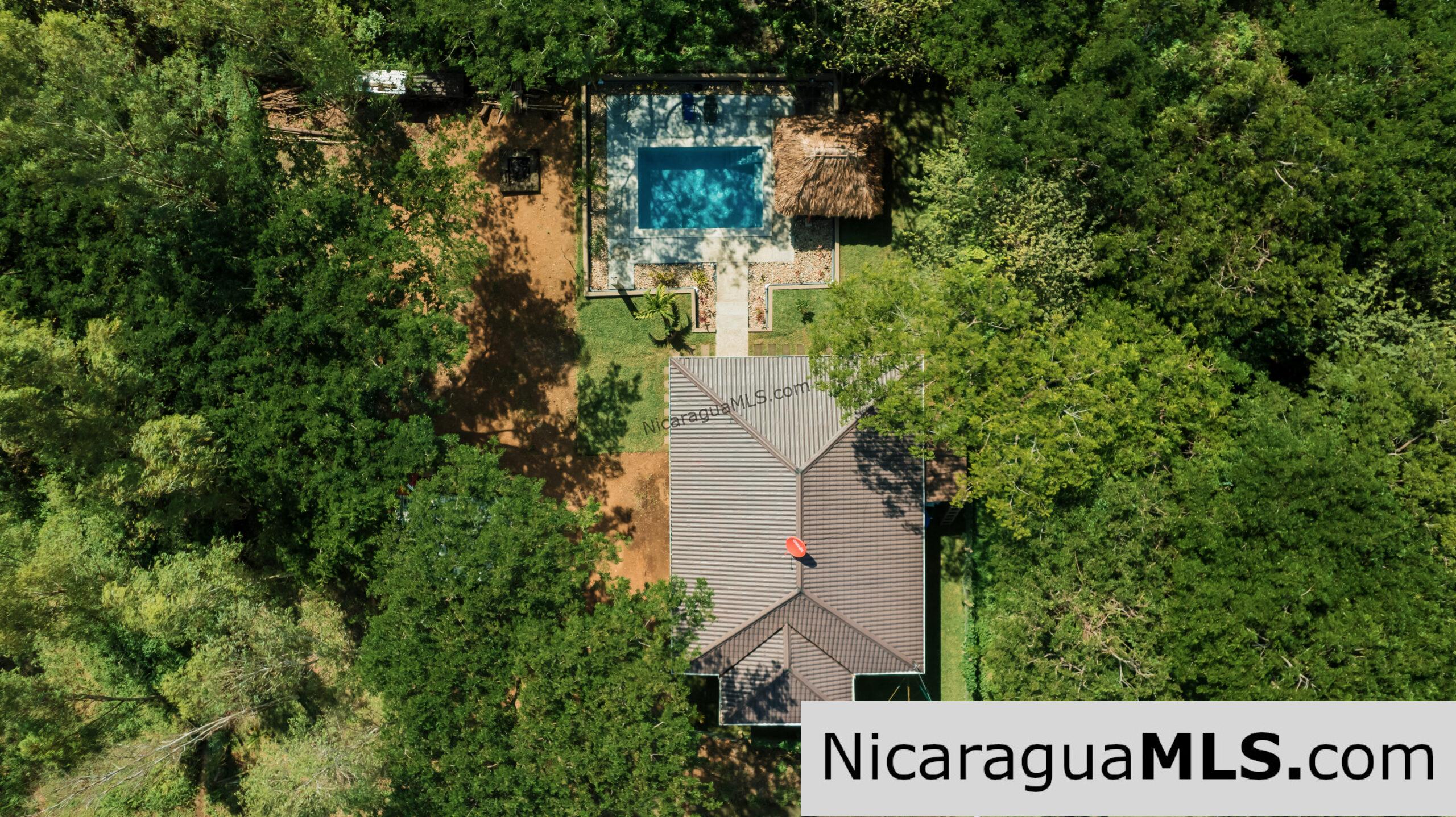 Country house in Bosques del Mar.