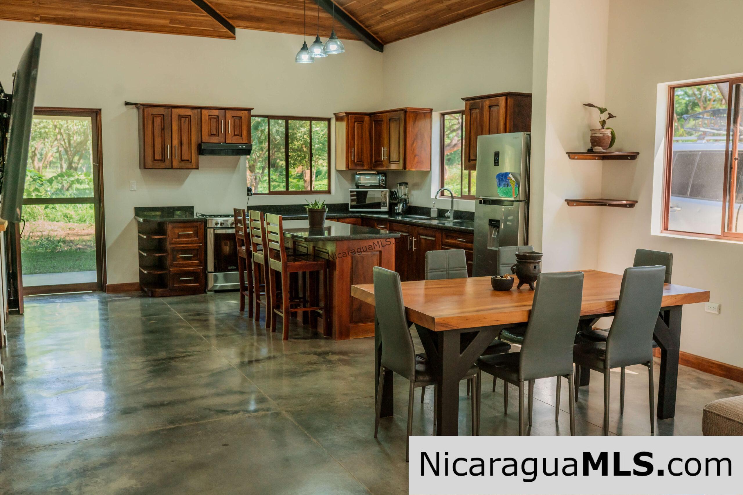 Country house in Bosques del Mar.