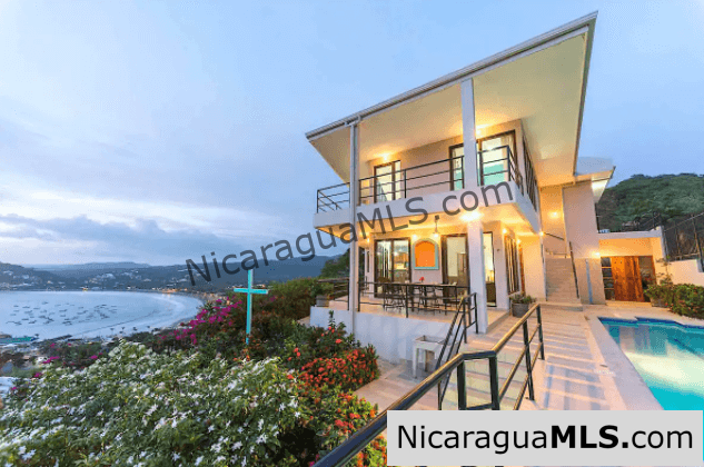 Casa Dos Vistas in Pacific Breezes